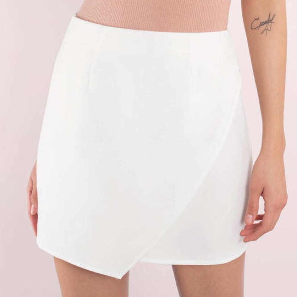 NWT Tobi White Madeline Mini Skirt